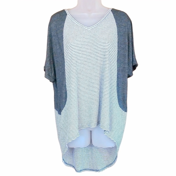 Umgee Grey and White Striped Hi Low V Neck Top - Picture 1 of 6